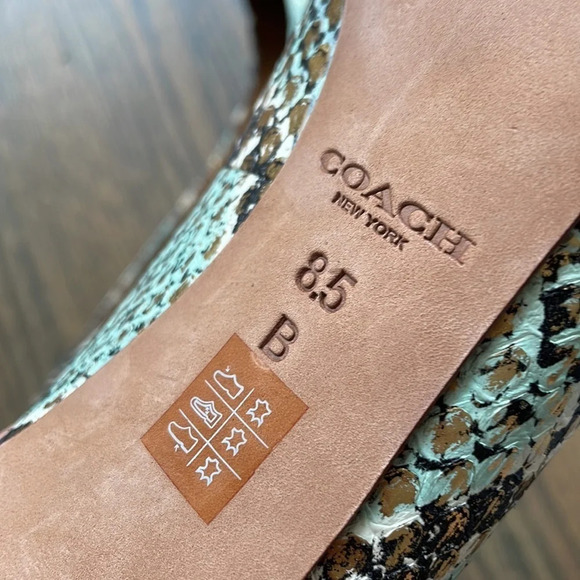 COACH NALA SNAKE GRAPHIC LEATHER HEELS size 8.5 - Picture 5 of 14